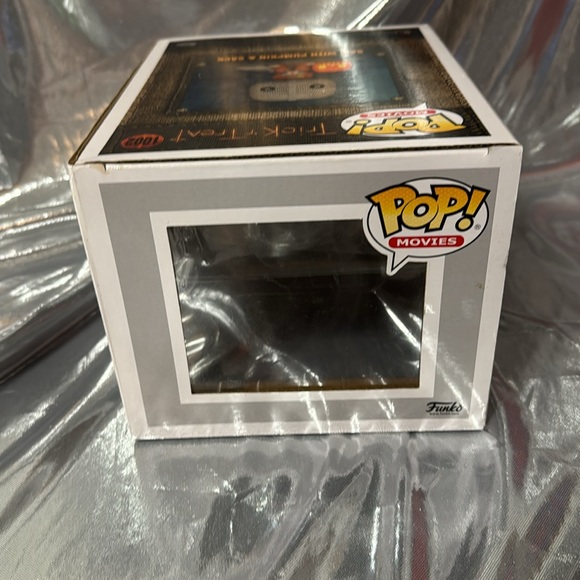 Funko Pop Movies #1002 Trick 'R Treat Sam with Pumpkin & Sack Spirit Exclusive - Picture 5 of 6